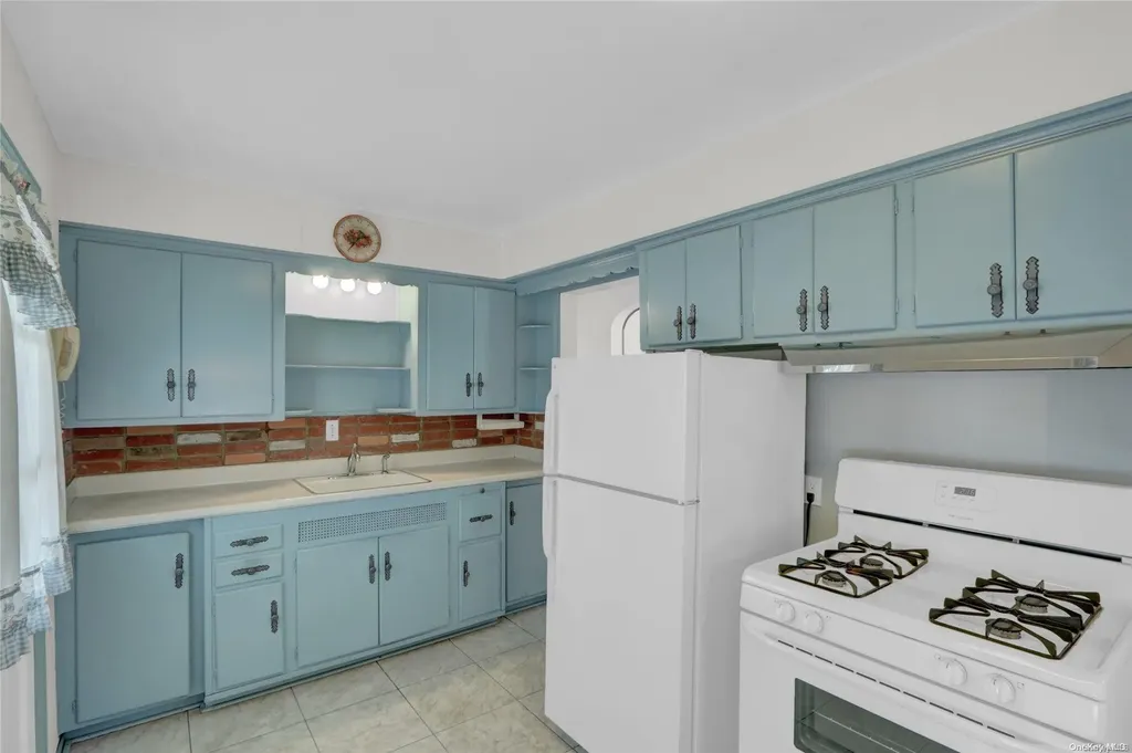 56 Stuart Avenue Malverne NY 11565