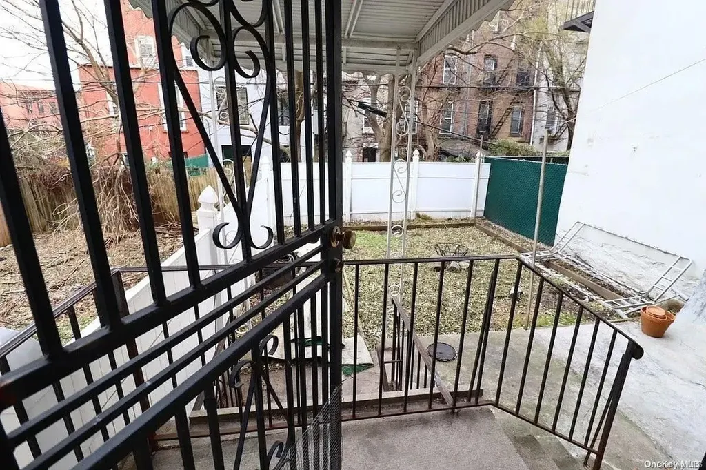 974 Dekalb Avenue Bed-stuy NY 11221