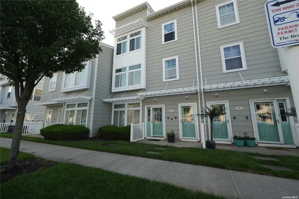 143 Meridian Boulevard Arverne NY 11692