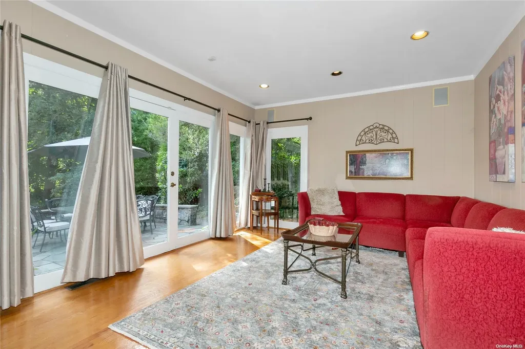 26 Newport Drive Plainview NY 11803