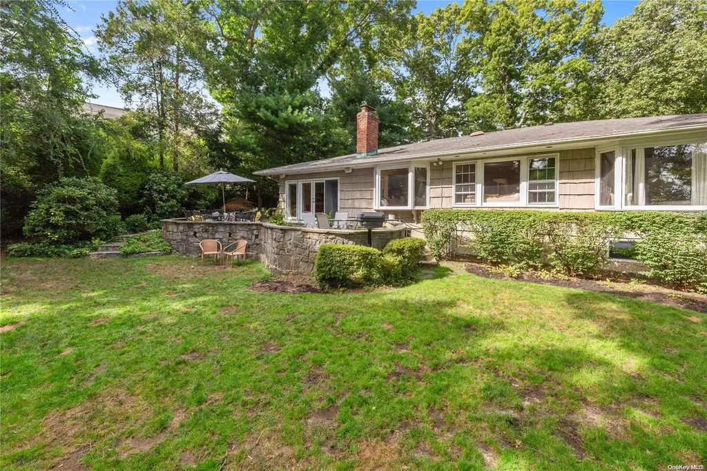 26 Newport Drive Plainview NY 11803