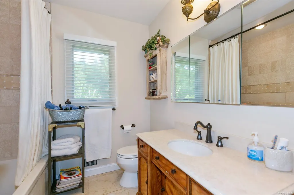 26 Newport Drive Plainview NY 11803