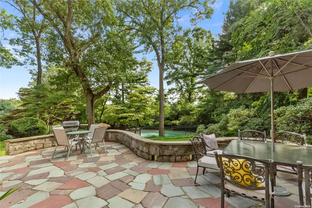 26 Newport Drive Plainview NY 11803