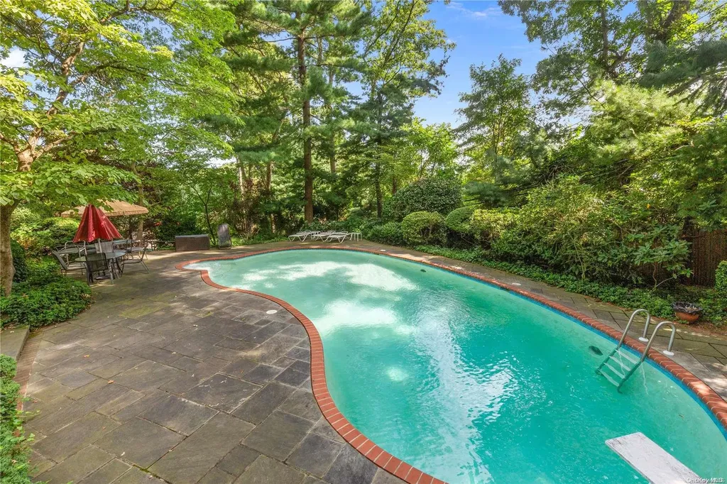 26 Newport Drive Plainview NY 11803
