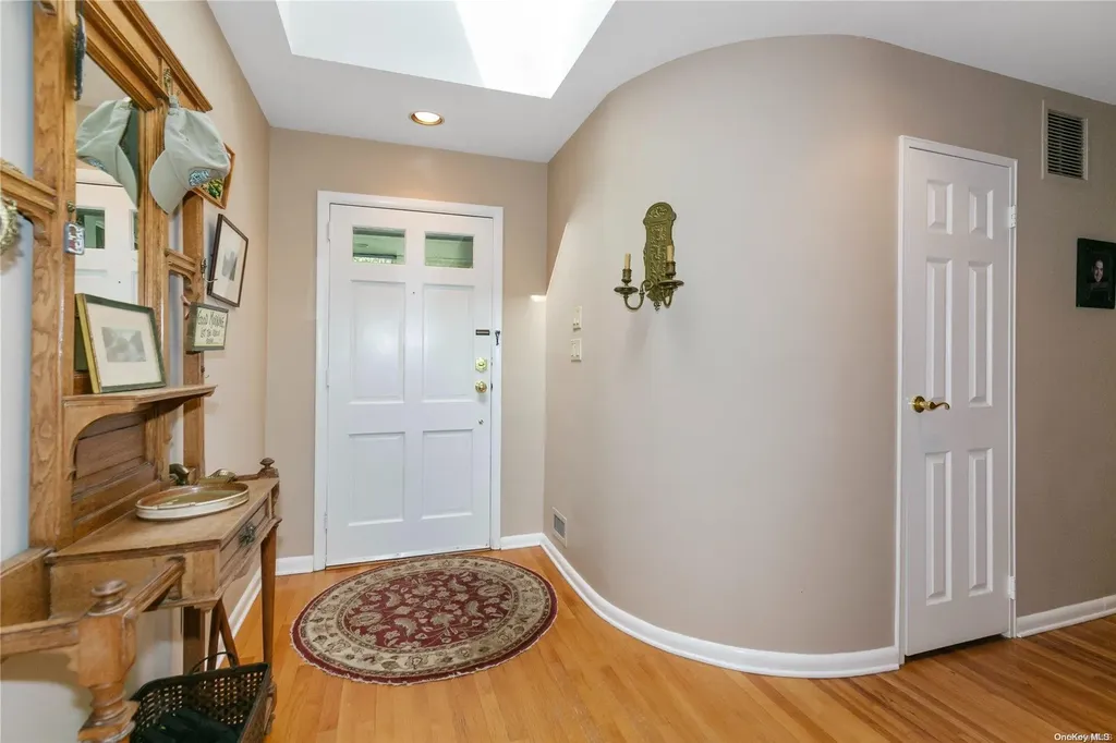 26 Newport Drive Plainview NY 11803