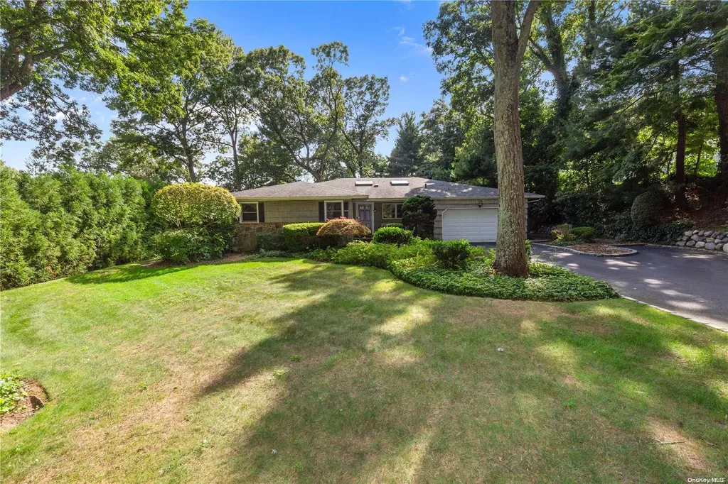 26 Newport Drive Plainview NY 11803