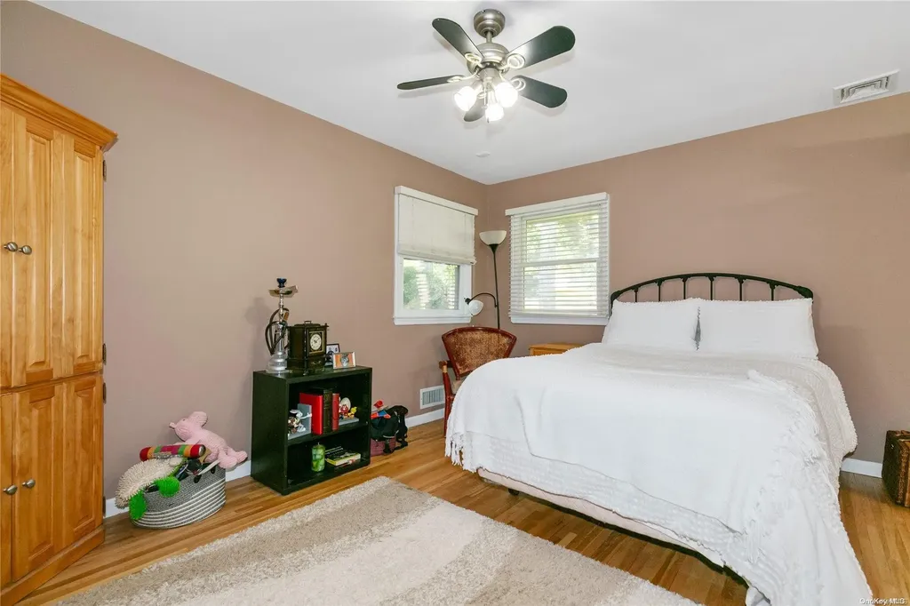 26 Newport Drive Plainview NY 11803