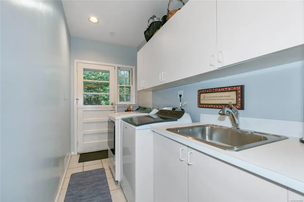 26 Newport Drive Plainview NY 11803