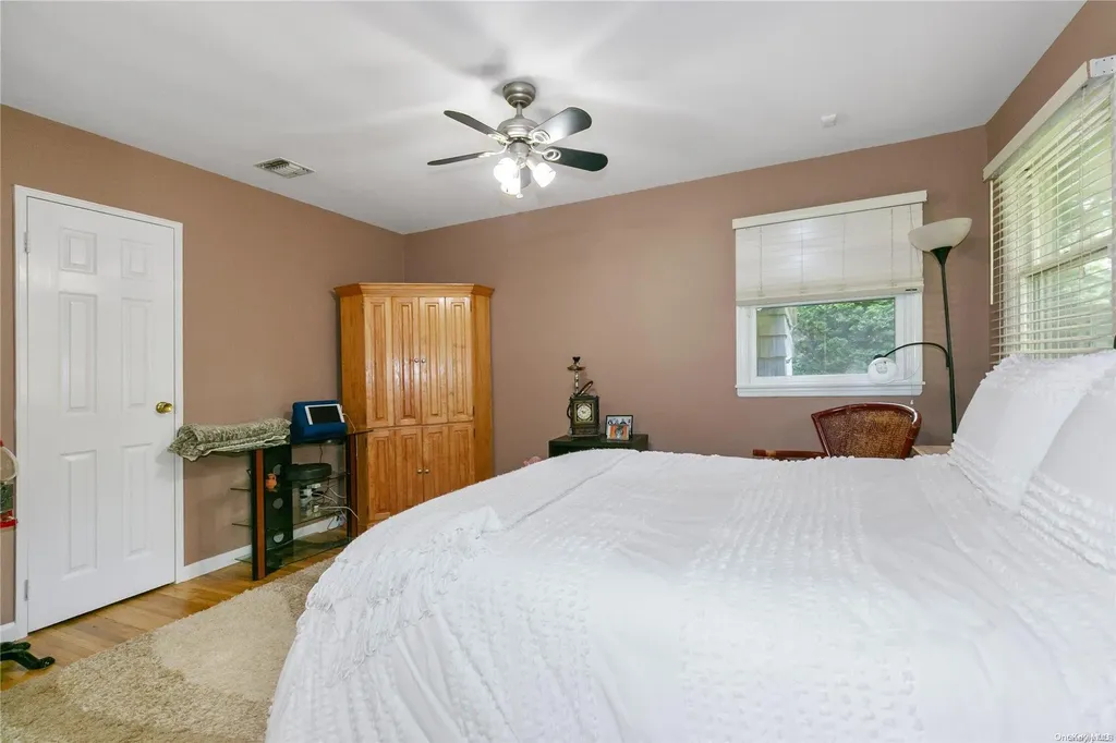 26 Newport Drive Plainview NY 11803