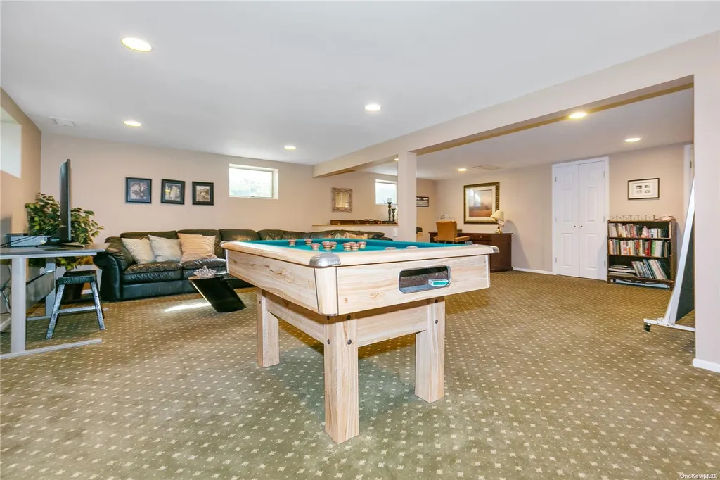 26 Newport Drive Plainview NY 11803