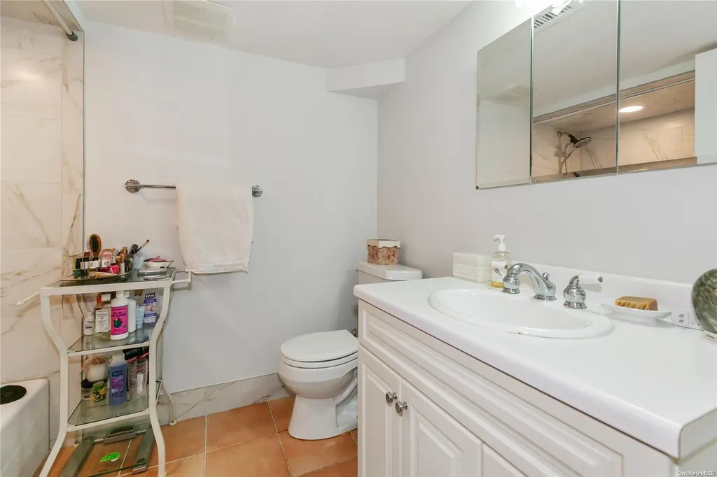 26 Newport Drive Plainview NY 11803