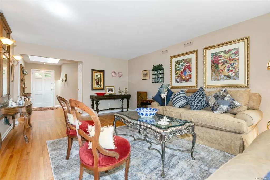 26 Newport Drive Plainview NY 11803