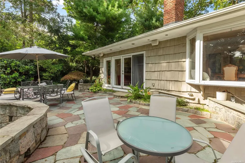 26 Newport Drive Plainview NY 11803