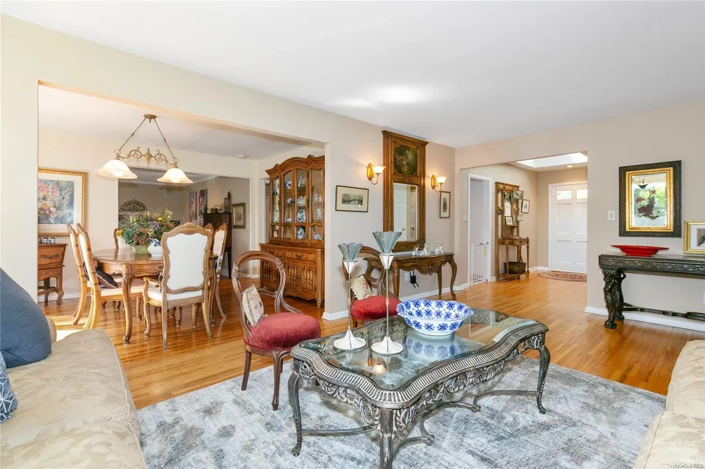 26 Newport Drive Plainview NY 11803