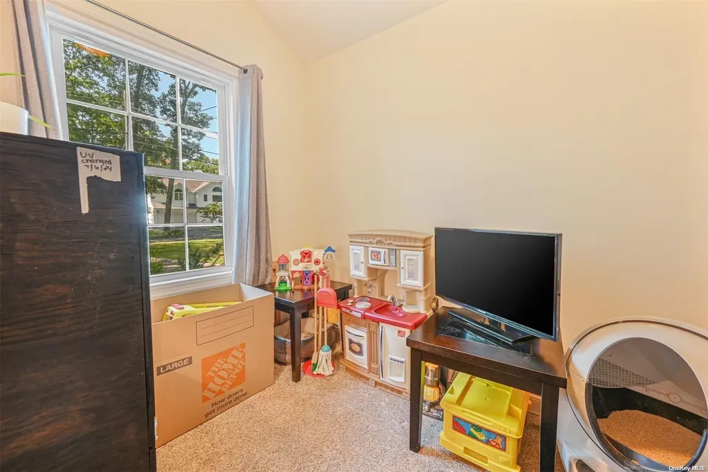 25 Pineacre Drive Smithtown NY 11787