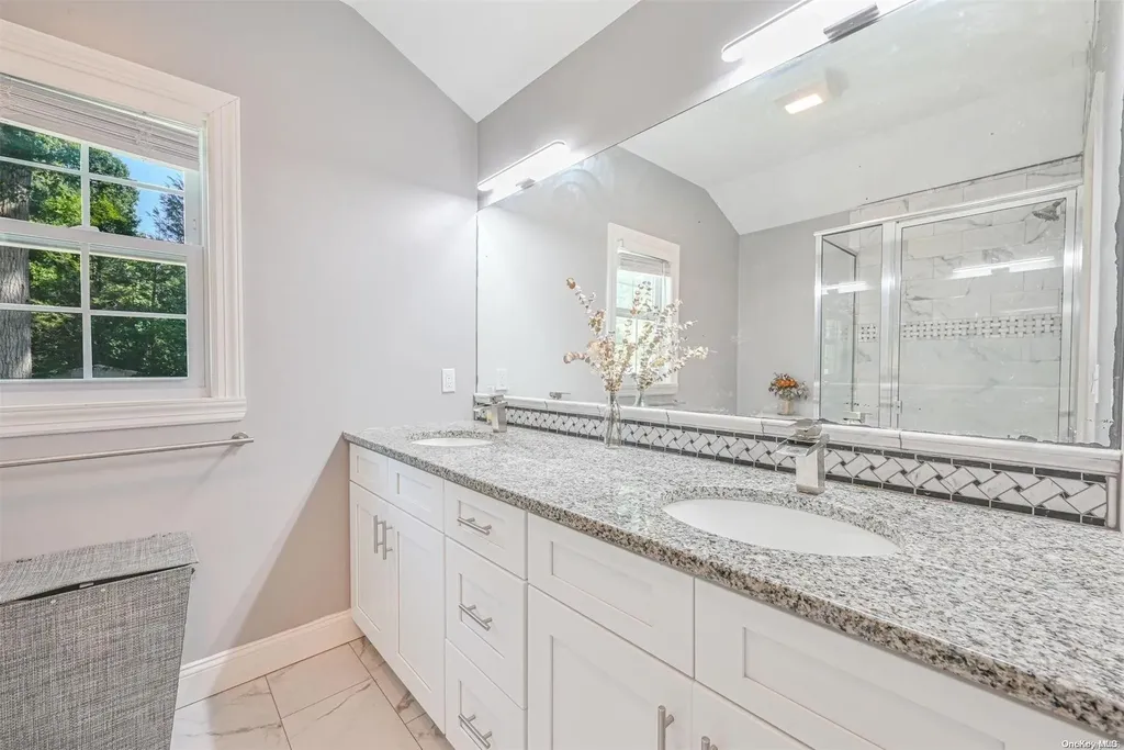 25 Pineacre Drive Smithtown NY 11787