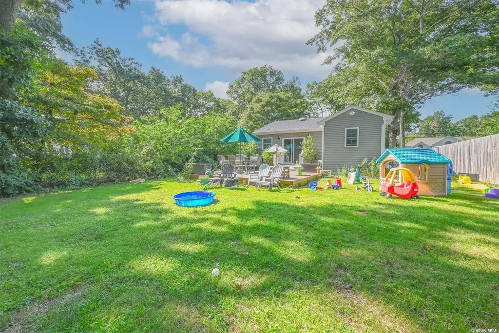 25 Pineacre Drive Smithtown NY 11787