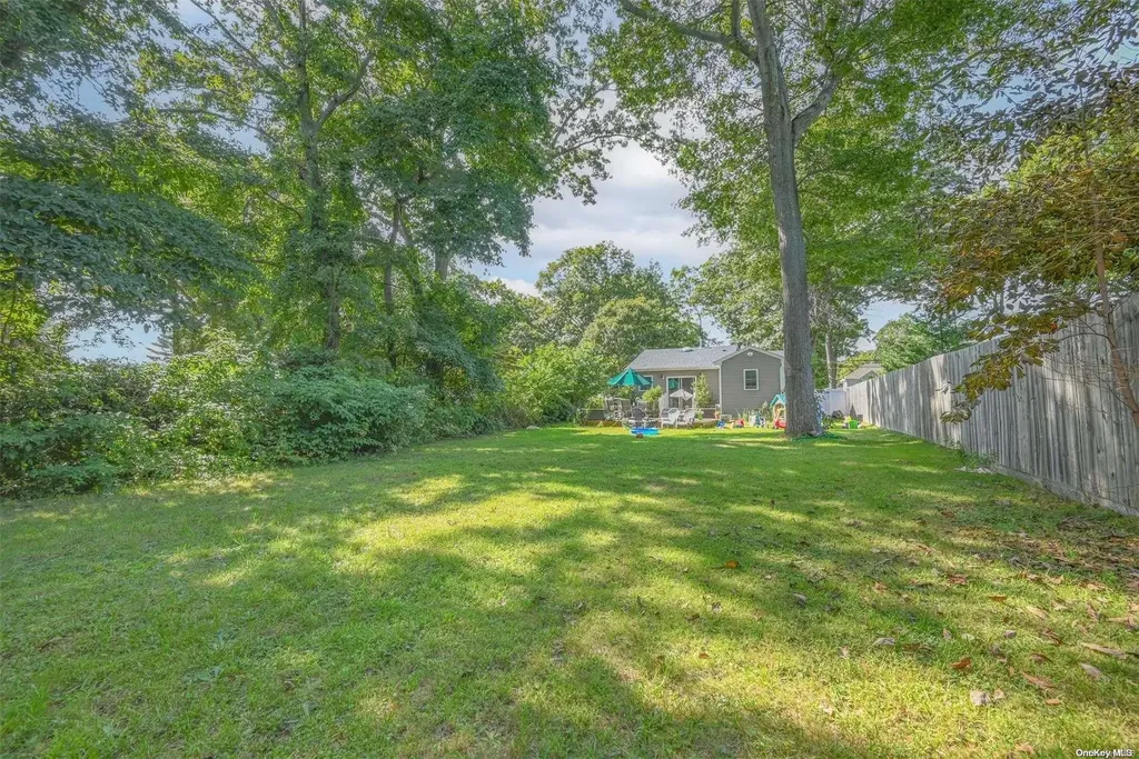 25 Pineacre Drive Smithtown NY 11787