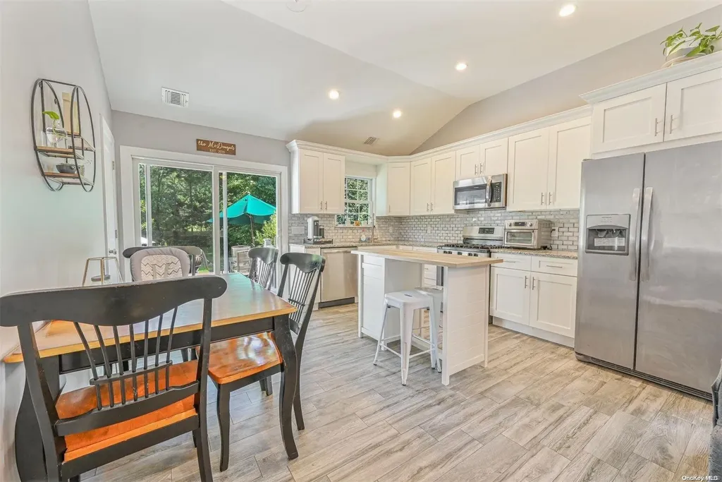 25 Pineacre Drive Smithtown NY 11787