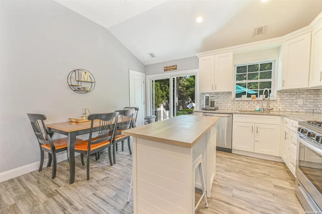 25 Pineacre Drive Smithtown NY 11787