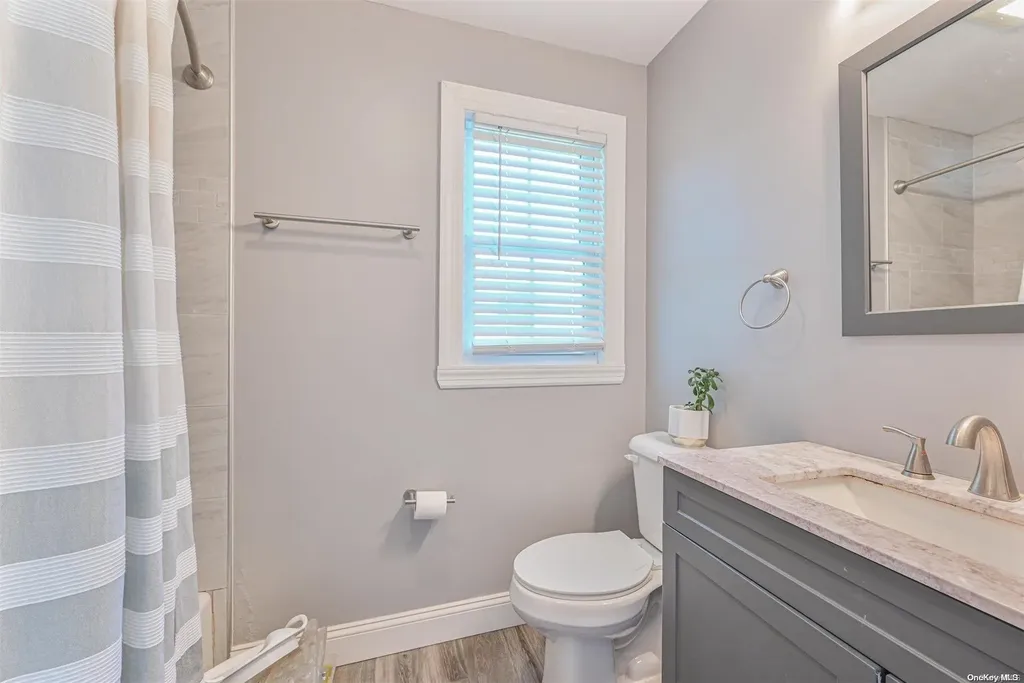 25 Pineacre Drive Smithtown NY 11787