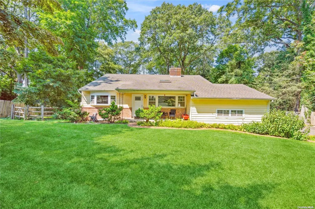 53 Hawxhurst Road Cold Spring Harbor NY 11724
