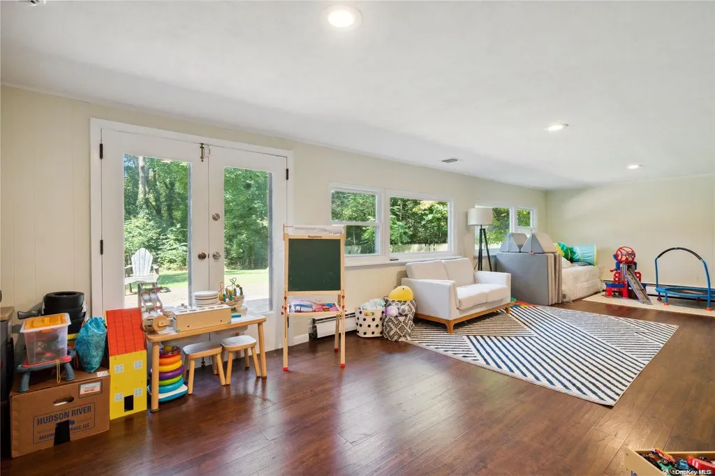 53 Hawxhurst Road Cold Spring Harbor NY 11724