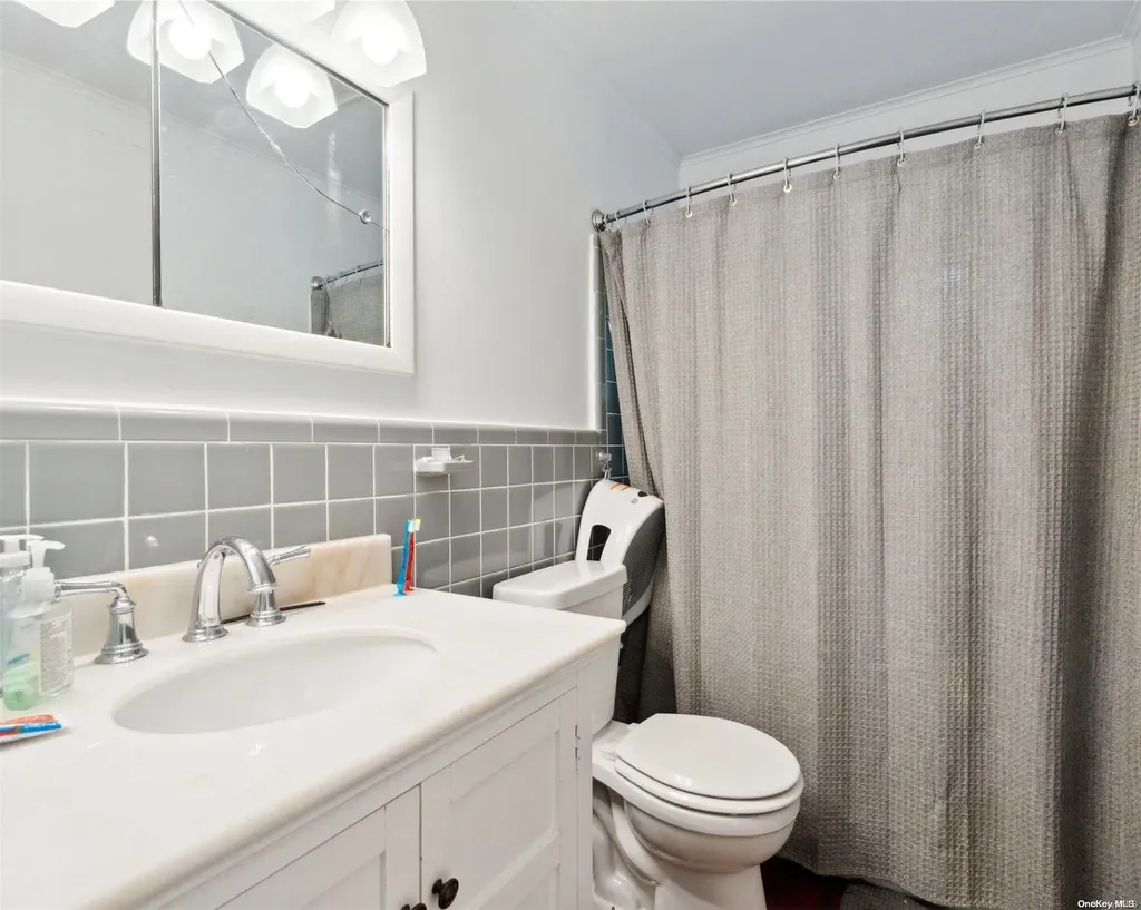 53 Hawxhurst Road Cold Spring Harbor NY 11724