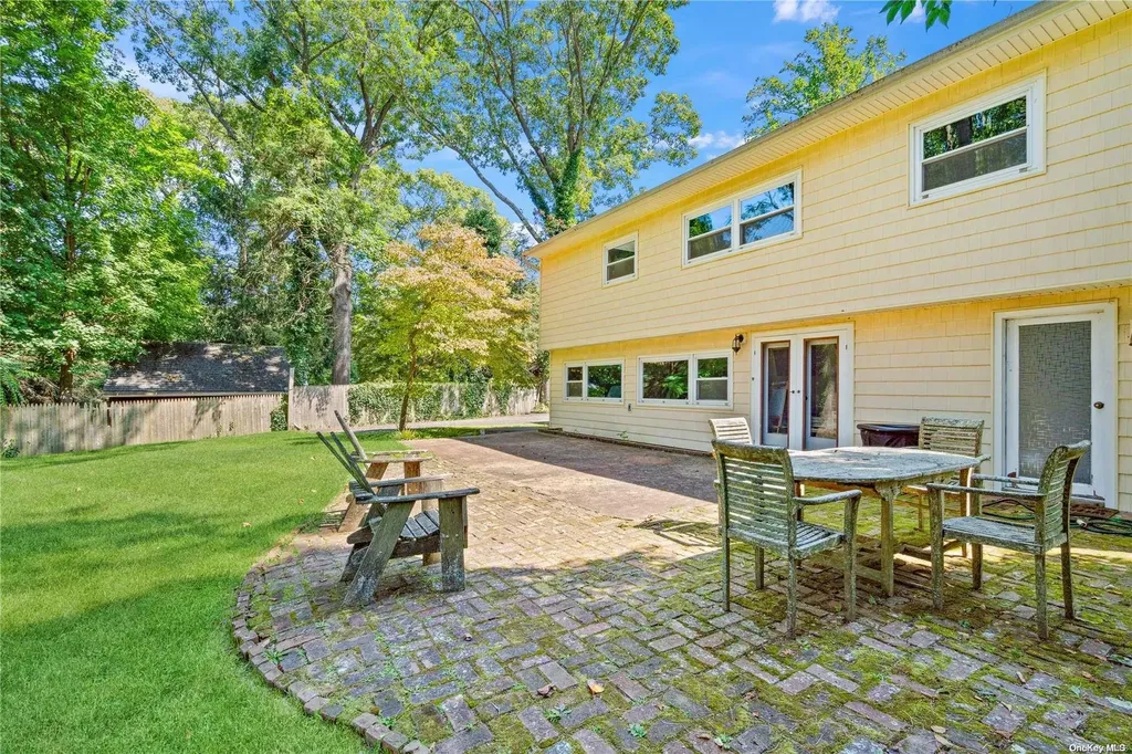 53 Hawxhurst Road Cold Spring Harbor NY 11724