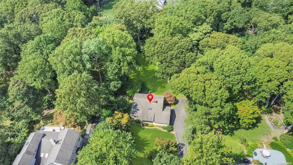 53 Hawxhurst Road Cold Spring Harbor NY 11724