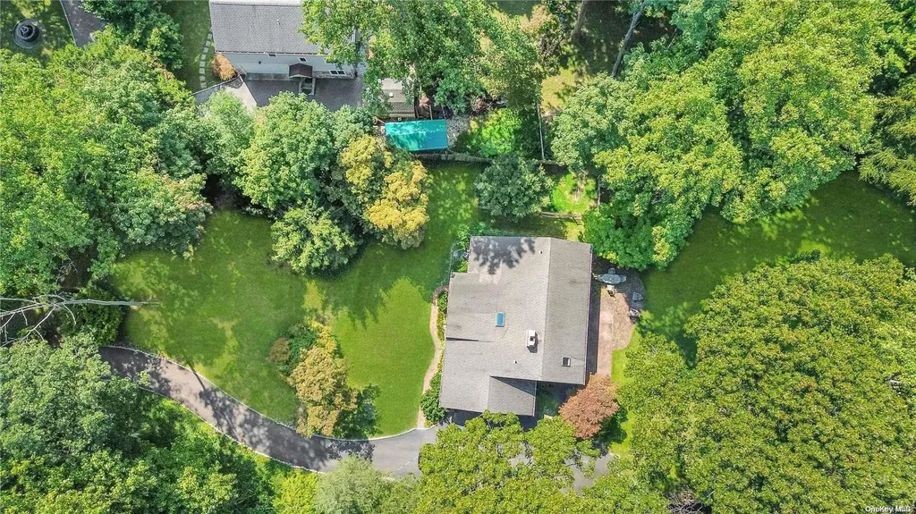 53 Hawxhurst Road Cold Spring Harbor NY 11724