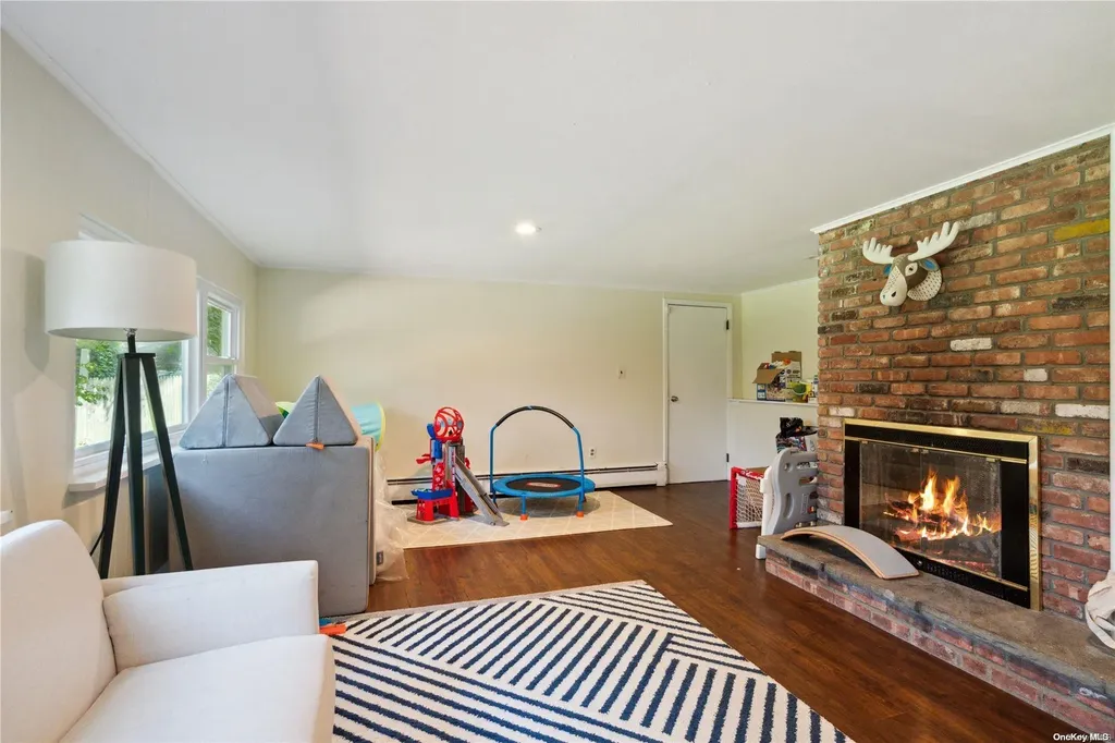 53 Hawxhurst Road Cold Spring Harbor NY 11724