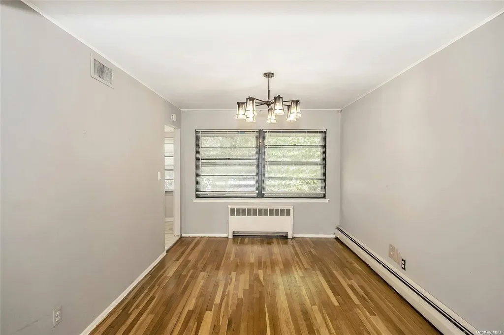 32 Northcote Road Westbury NY 11590