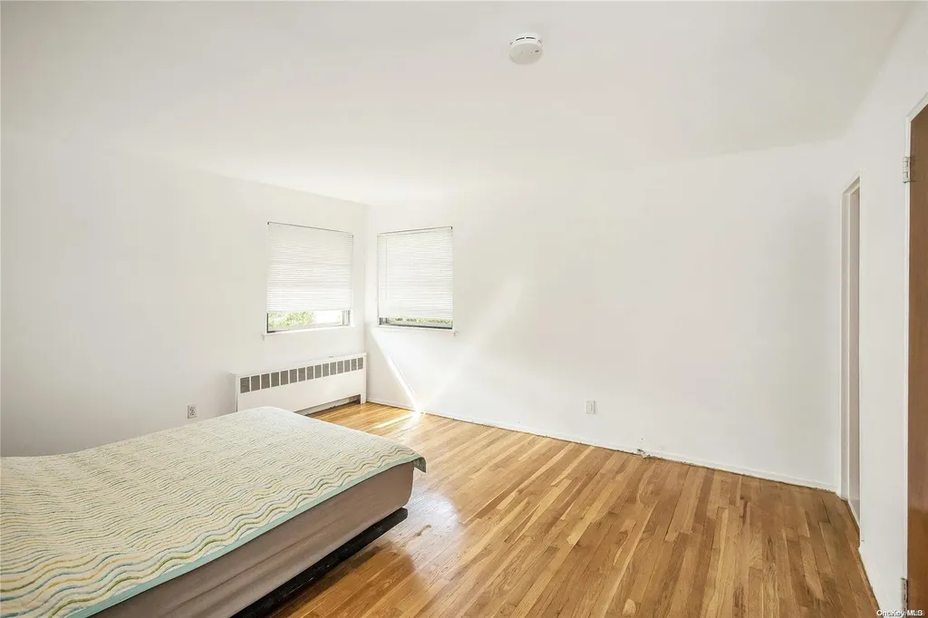 32 Northcote Road Westbury NY 11590