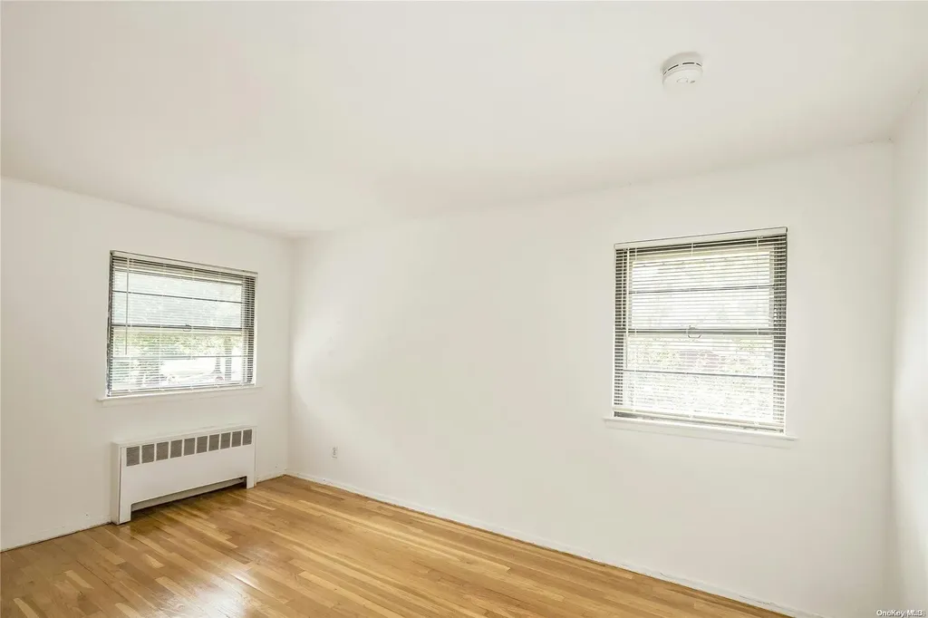 32 Northcote Road Westbury NY 11590