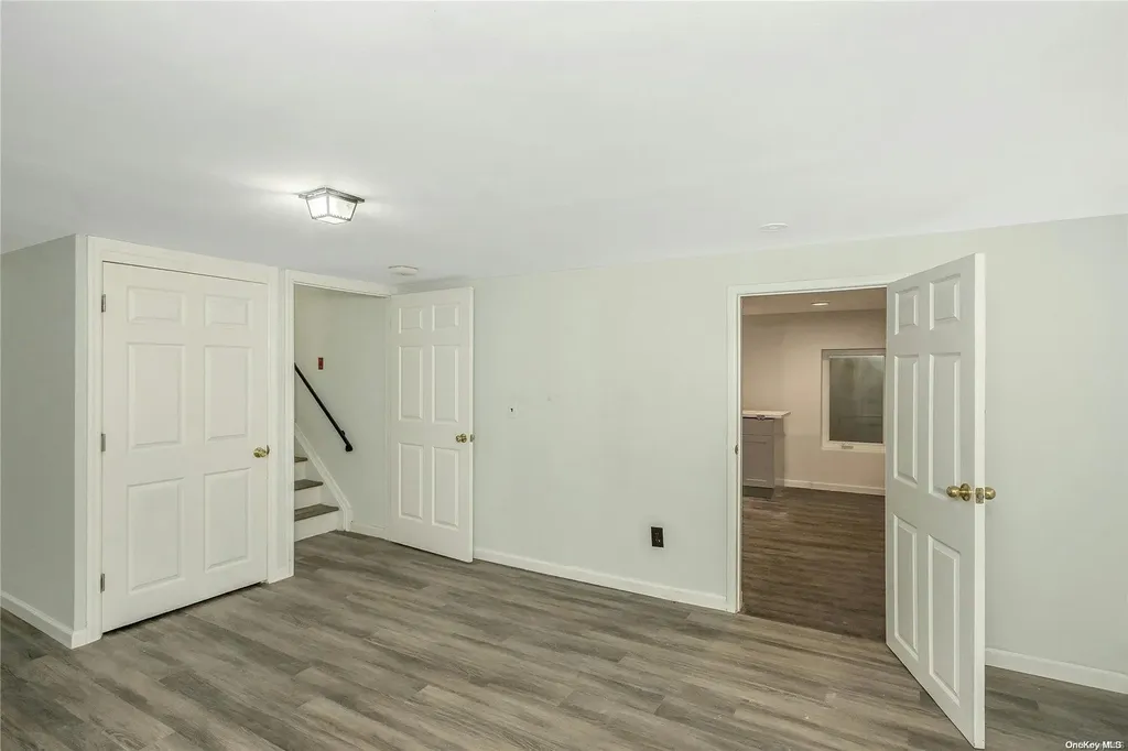 32 Northcote Road Westbury NY 11590