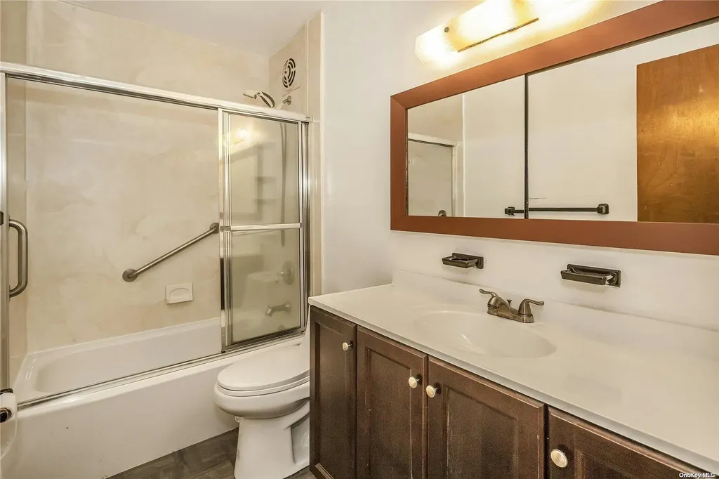 32 Northcote Road Westbury NY 11590