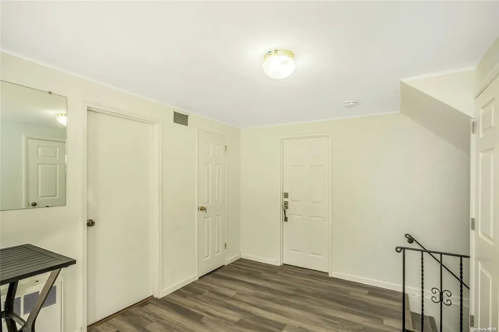 32 Northcote Road Westbury NY 11590