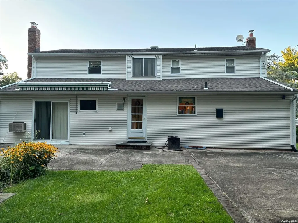 10 Abbot Road Smithtown NY 11787