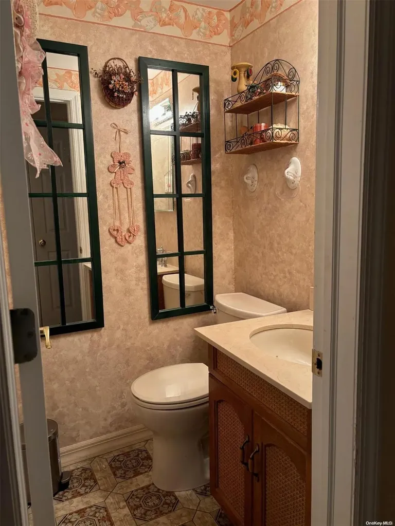 10 Abbot Road Smithtown NY 11787