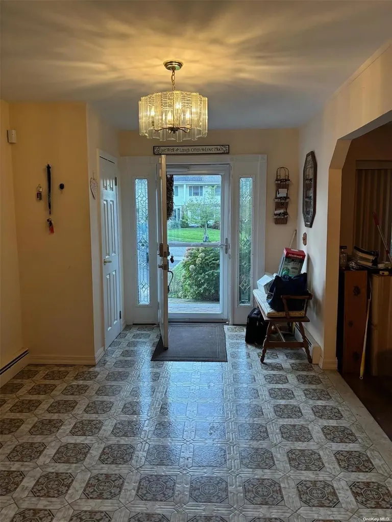 10 Abbot Road Smithtown NY 11787