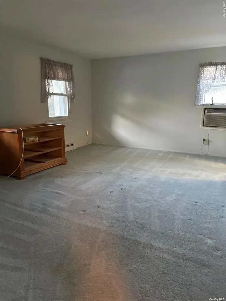10 Abbot Road Smithtown NY 11787