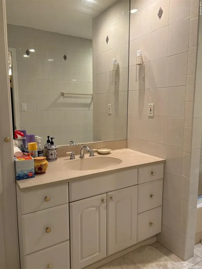 10 Abbot Road Smithtown NY 11787