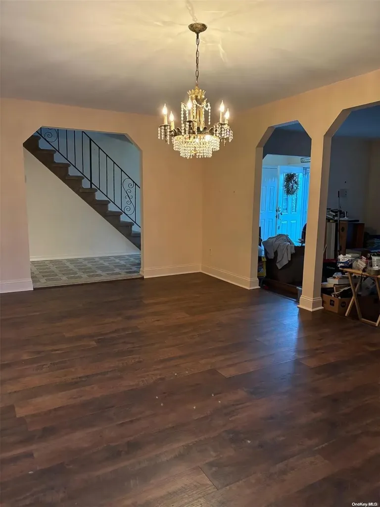 10 Abbot Road Smithtown NY 11787