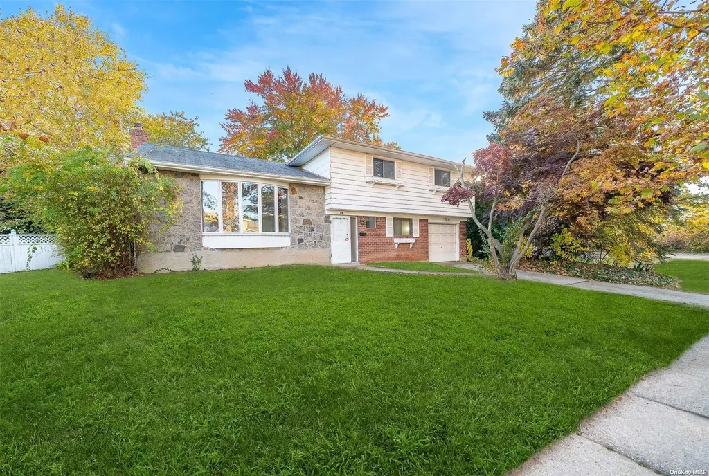 35 Myron Road Plainview NY 11803