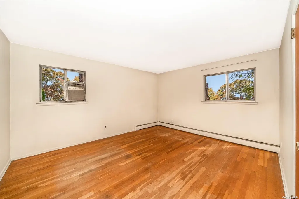 35 Myron Road Plainview NY 11803