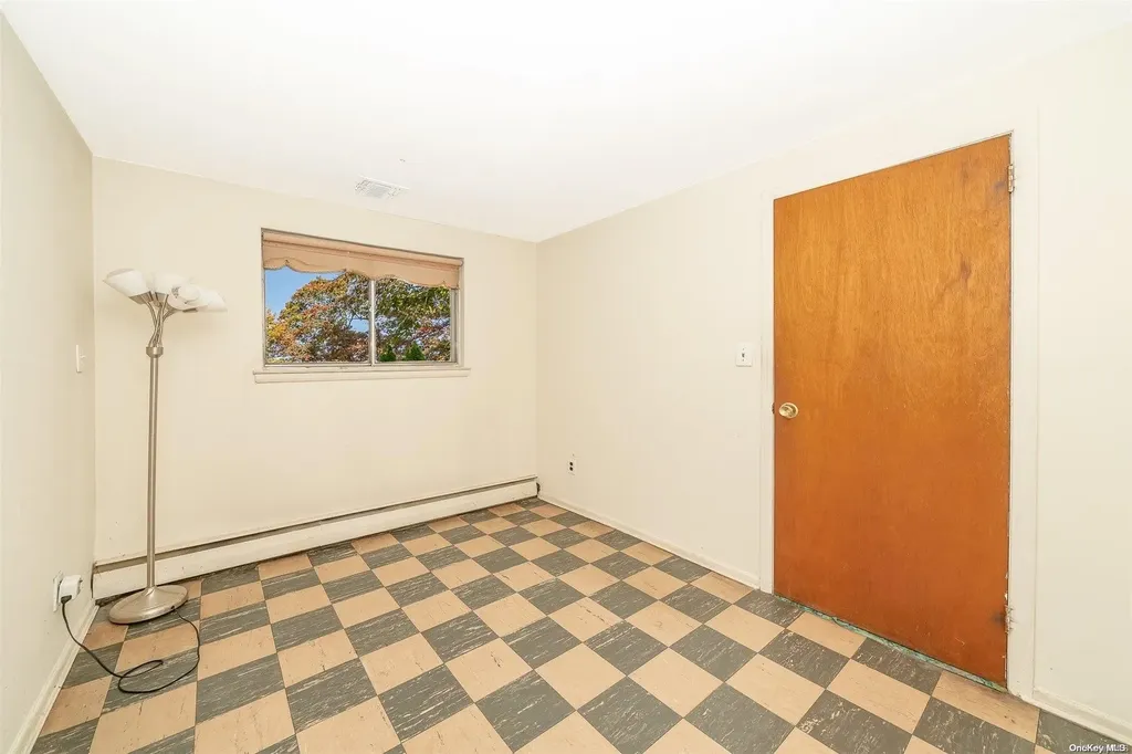35 Myron Road Plainview NY 11803