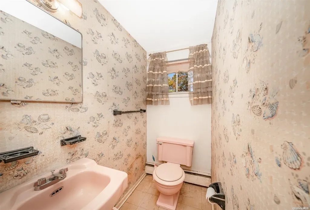 35 Myron Road Plainview NY 11803