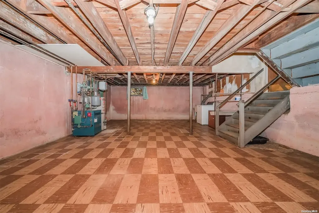 35 Myron Road Plainview NY 11803