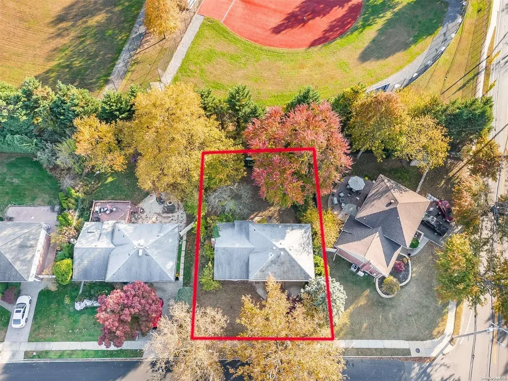 35 Myron Road Plainview NY 11803